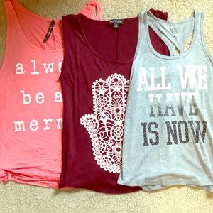 Bundle of 3 tank tops!